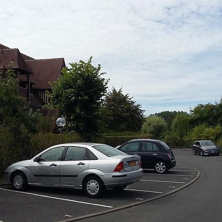Les Manoirs Apartment Deauville Exterior photo